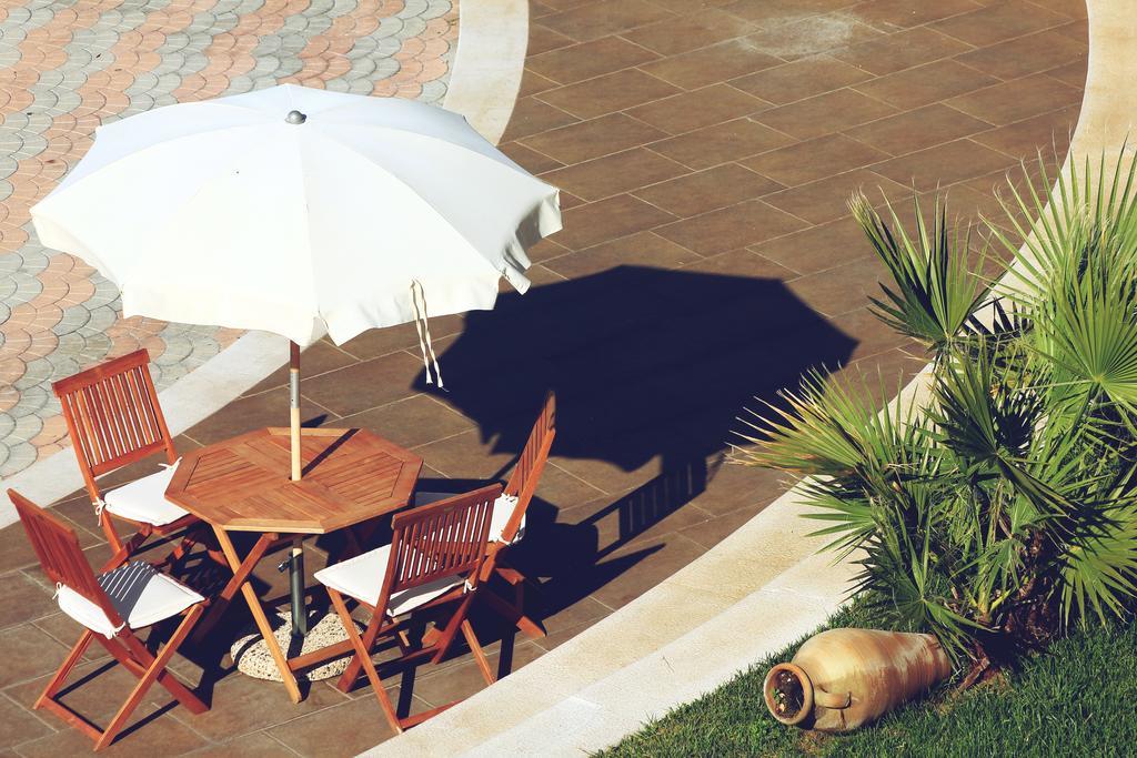 Royals Gate Hotel Rodi Garganico Ngoại thất bức ảnh