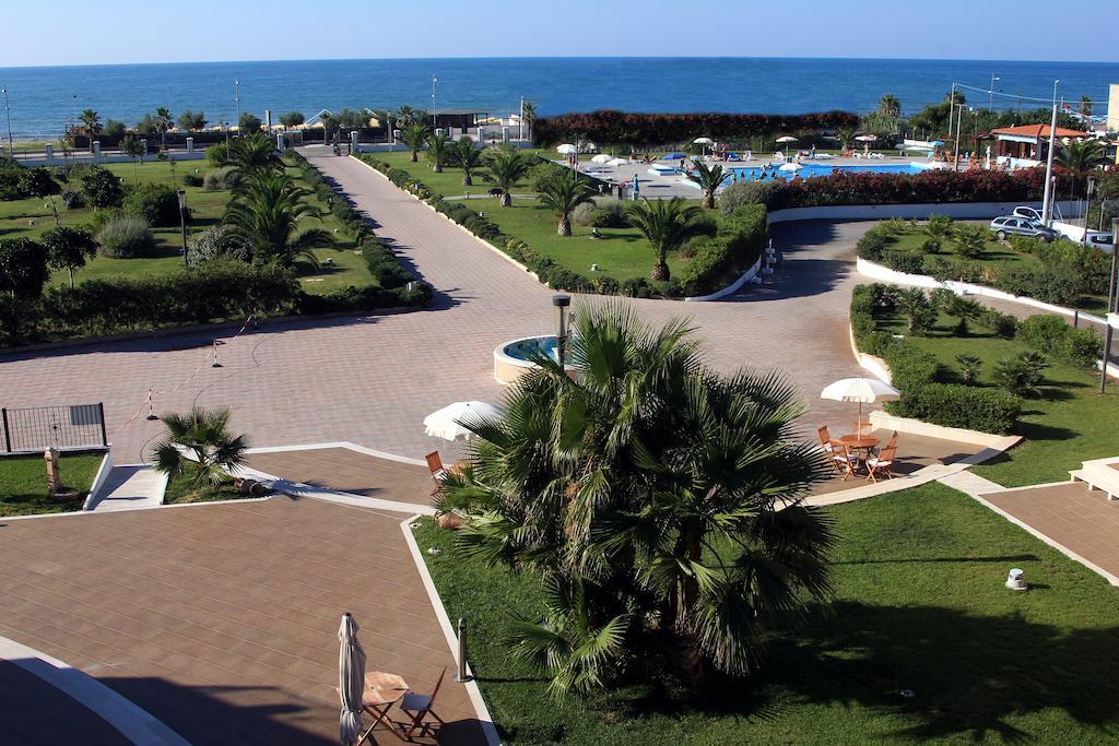 Royals Gate Hotel Rodi Garganico Ngoại thất bức ảnh