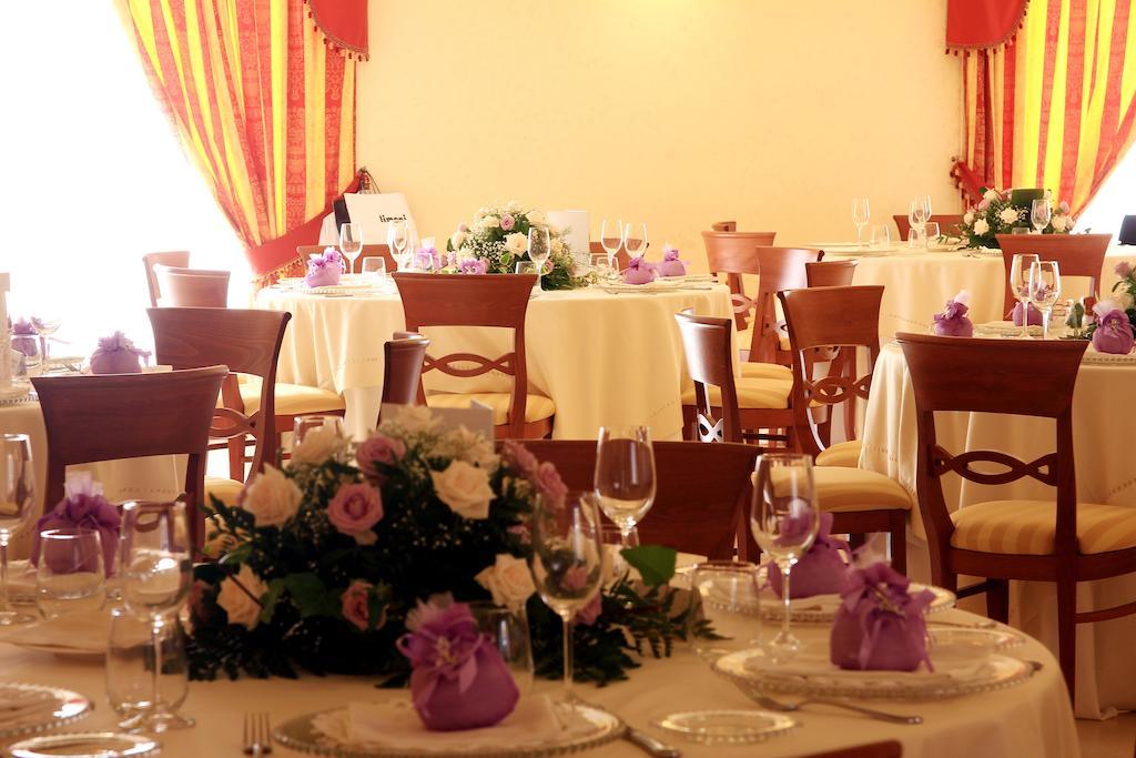 Royals Gate Hotel Rodi Garganico Ngoại thất bức ảnh